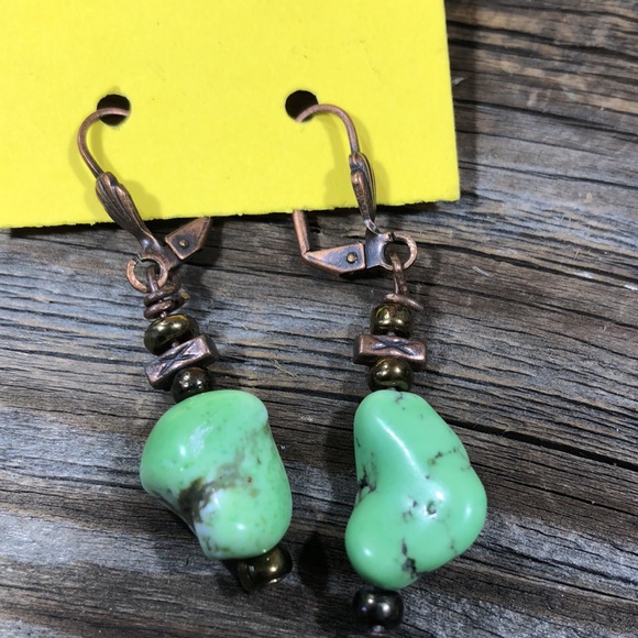 New Hand Crafted Green Turquoise Necklace & Earrings Set - Picture 9 of 9